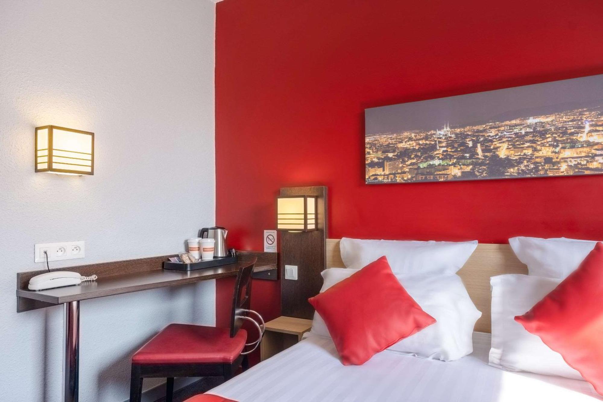 Comfort Hotel Clermont Saint Jacques Экстерьер фото